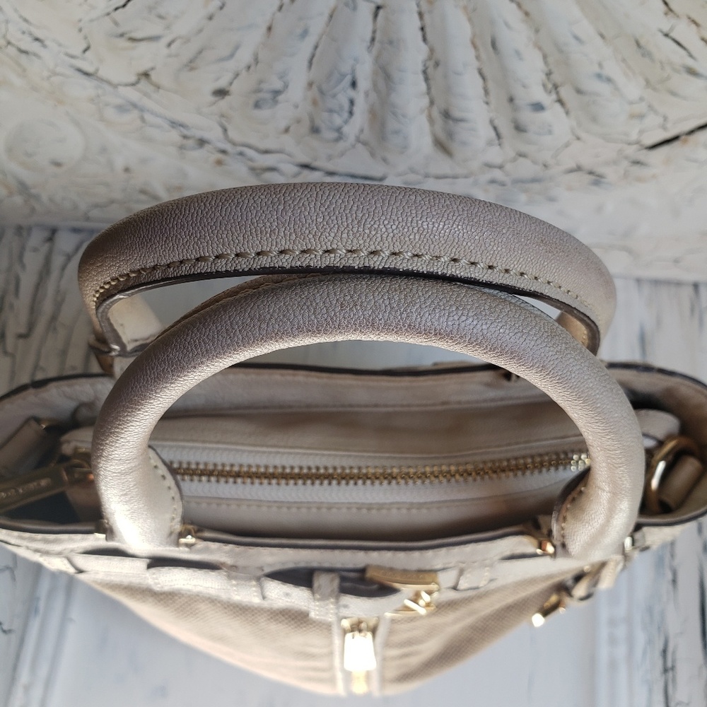 Retired Michael Kors Kingsbury Leather Bucket Bag. 021322 Small - Picture 6 of 8